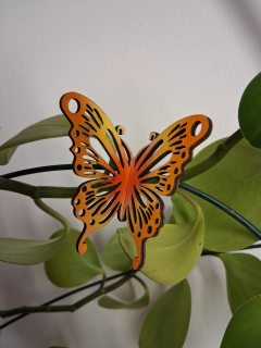 🦋 Malý dřevěný motýl na kolíčku - Duha červená - varianta 1
